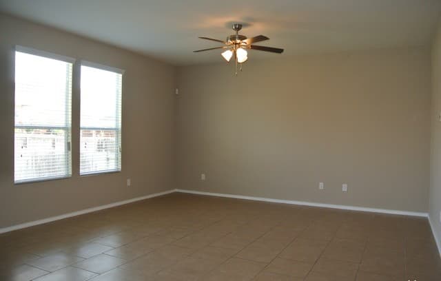 3-bedroom rental at 12843 Limestone Way in San Antonio, TX — photo 3