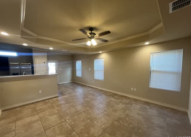 3-bedroom rental at 13910 Annas Way Unit 101 in San Antonio, TX — photo 2