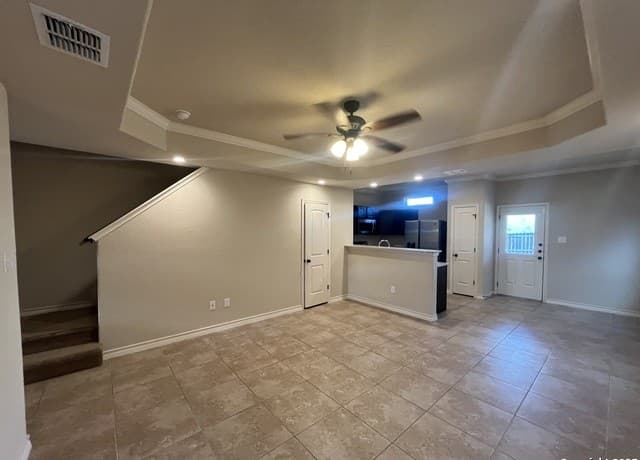 3-bedroom rental at 13910 Annas Way Unit 101 in San Antonio, TX — photo 3