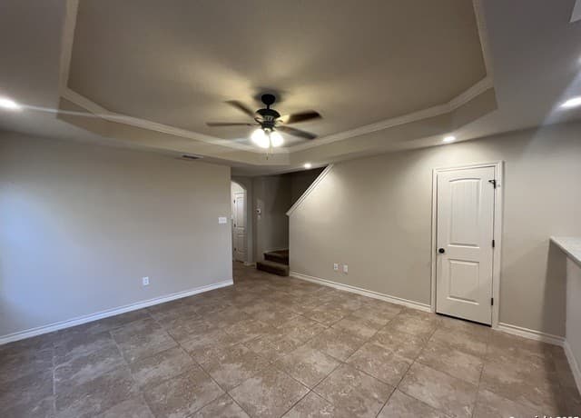 3-bedroom rental at 13910 Annas Way Unit 101 in San Antonio, TX — photo 4