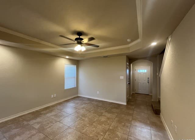 3-bedroom rental at 13910 Annas Way Unit 101 in San Antonio, TX — photo 5