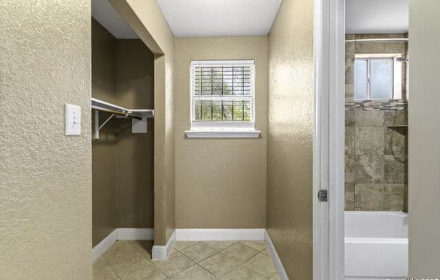 1-bedroom rental at 236 E Dullnig Unit 3 in San Antonio, TX — photo 5
