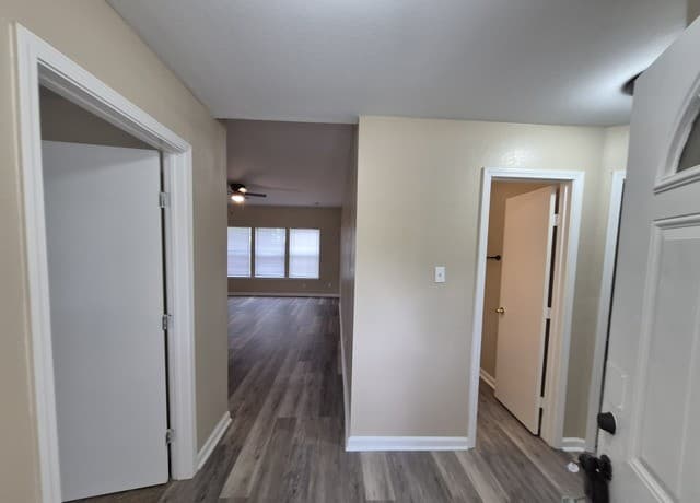 4-bedroom rental at 8806 Slumber Lane in Converse, TX — photo 2