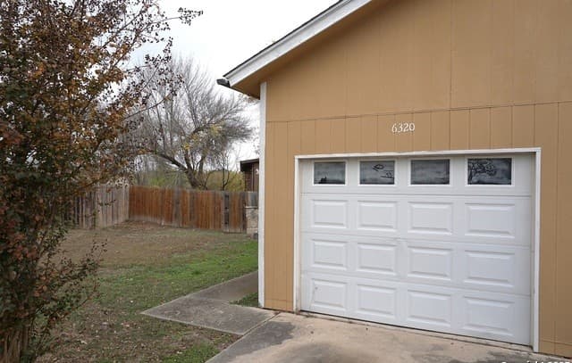 2-bedroom rental at 6320 Waddesdon Wood in San Antonio TX