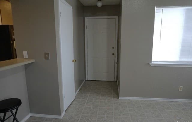 2-bedroom rental at 6320 Waddesdon Wood in San Antonio, TX — photo 3