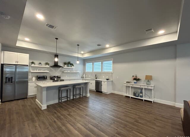 3-bedroom rental at 123 Fairview Unit 3 in San Antonio, TX — photo 2
