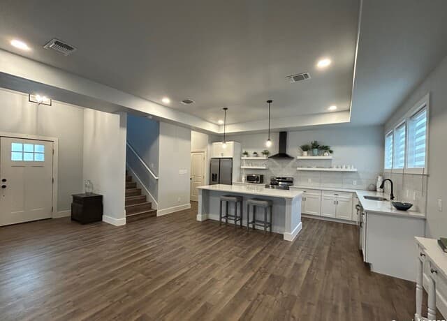 3-bedroom rental at 123 Fairview Unit 3 in San Antonio, TX — photo 4