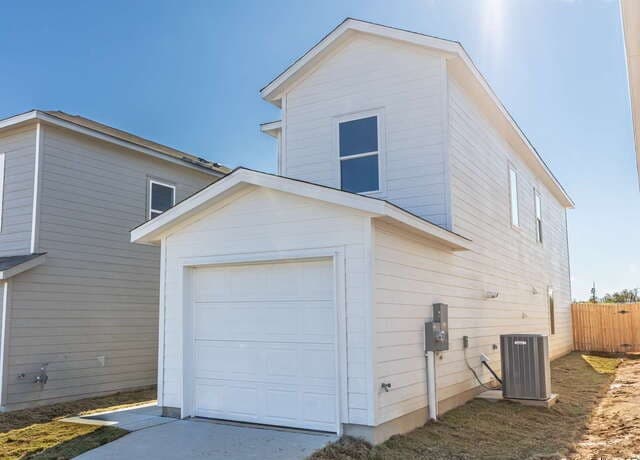 3-bedroom rental at 12136 La Cuchilla in San Antonio, TX — photo 2