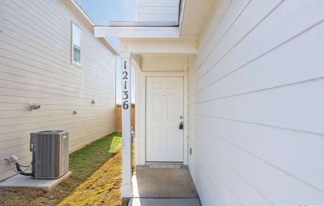3-bedroom rental at 12136 La Cuchilla in San Antonio, TX — photo 4