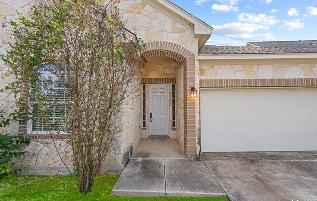 4-bedroom rental at 11230 Begonia Rock in San Antonio, TX — photo 3