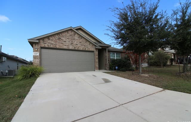 3-bedroom rental at 14207 Minette in San Antonio TX