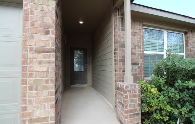 3-bedroom rental at 14207 Minette in San Antonio, TX — photo 3