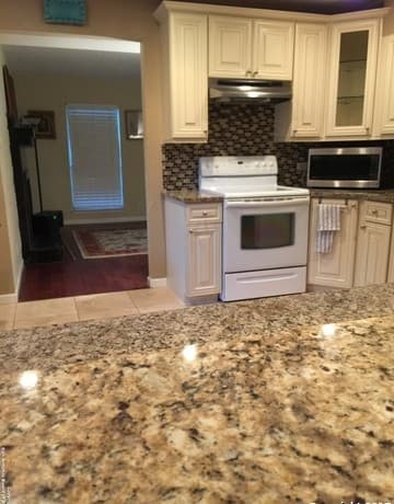 3-bedroom rental at 14929 Moss Vw in San Antonio, TX — photo 3
