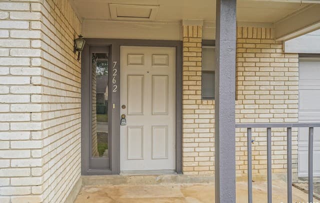 3-bedroom rental at 7262 Shadow Ridge in San Antonio, TX — photo 2
