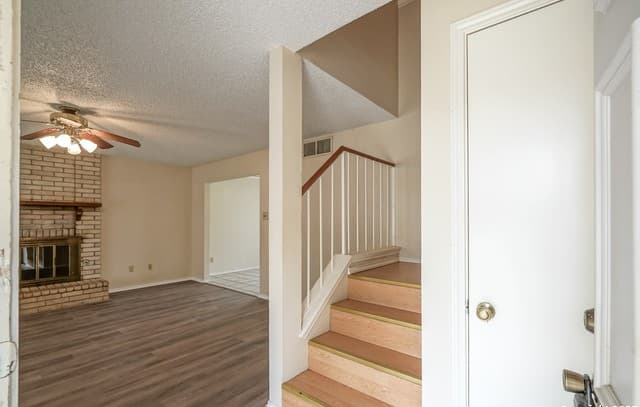 3-bedroom rental at 7262 Shadow Ridge in San Antonio, TX — photo 3