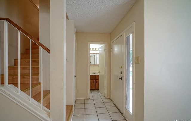 3-bedroom rental at 7262 Shadow Ridge in San Antonio, TX — photo 5