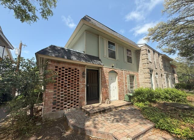 1-bedroom rental at 2811 Woodbury Unit 301 in San Antonio TX