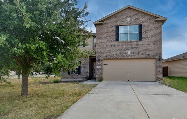 5-bedroom rental at 12227 Luckey Summit in San Antonio TX