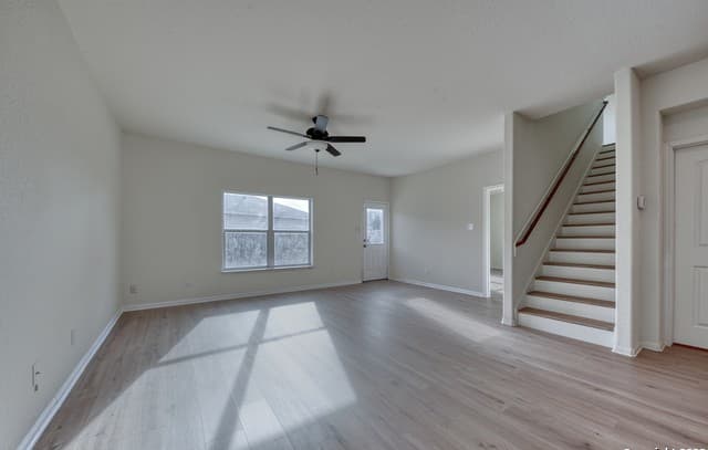 5-bedroom rental at 12227 Luckey Summit in San Antonio, TX — photo 5