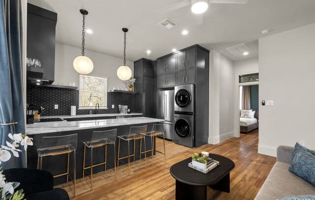 2-bedroom rental at 201 E Carson St Unit 2 in San Antonio TX