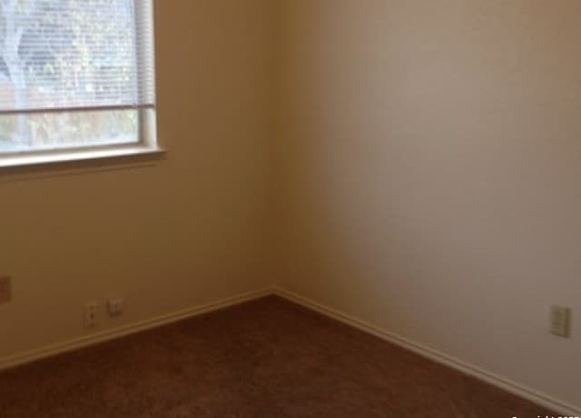 2-bedroom rental at 14528 Waddesdon Bluff in San Antonio, TX — photo 3