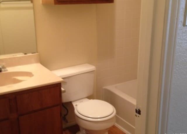 2-bedroom rental at 14528 Waddesdon Bluff in San Antonio, TX — photo 4