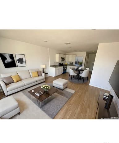 3-bedroom rental at 139 Huntington Unit 101 in San Antonio, TX — photo 2