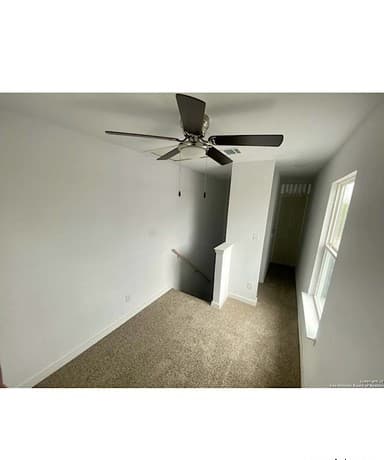 3-bedroom rental at 139 Huntington Unit 101 in San Antonio, TX — photo 3