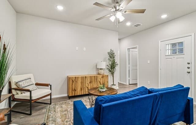 3-bedroom rental at 106 Sai Manor Unit 101 in San Antonio, TX — photo 5