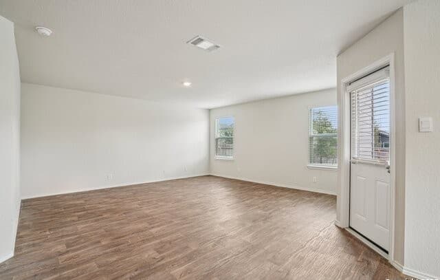 4-bedroom rental at 1154 Barn Swallow in San Antonio, TX — photo 5