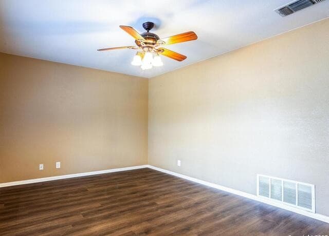 2-bedroom rental at 1002 Mount Riga in San Antonio, TX — photo 4