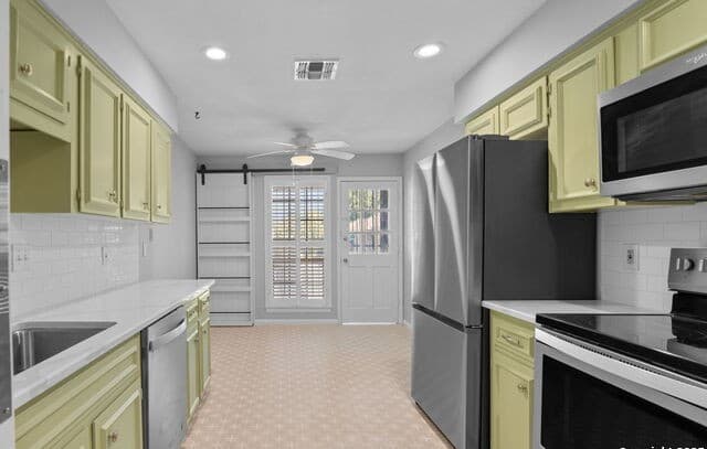 2-bedroom rental at 7926 Broadway Unit 608 in San Antonio, TX — photo 5