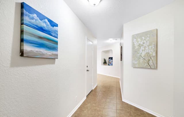 4-bedroom rental at 446 Eastern Phoebe in San Antonio, TX — photo 3