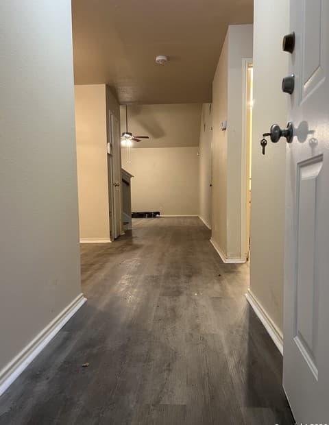 3-bedroom rental at 7103 Snowden Crest in San Antonio, TX — photo 2