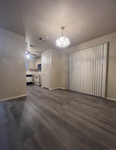 3-bedroom rental at 7103 Snowden Crest in San Antonio, TX — photo 3