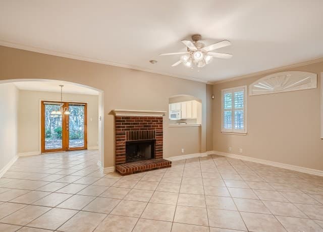 3-bedroom rental at 7722 Wexford Sq in San Antonio, TX — photo 2
