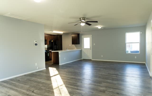 3-bedroom rental at 5907 Lady in San Antonio, TX — photo 3