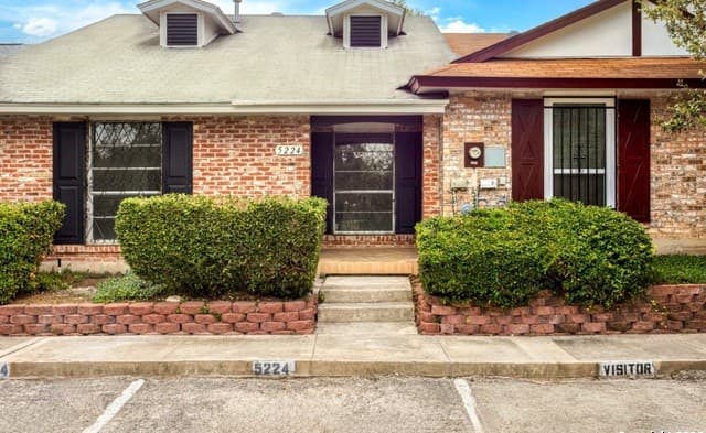 3-bedroom rental at 5224 E Rolling Ridge in San Antonio TX