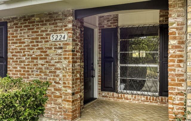 3-bedroom rental at 5224 E Rolling Ridge in San Antonio, TX — photo 2