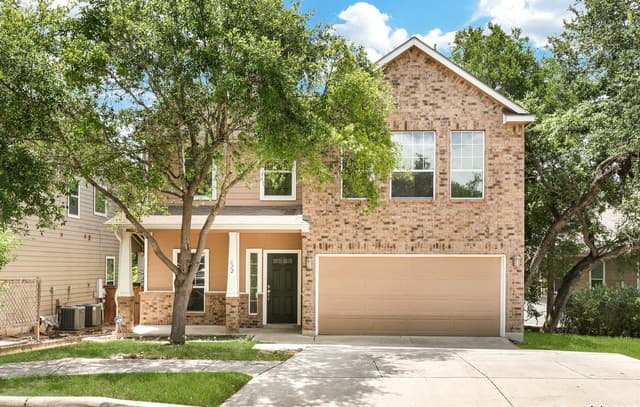 3-bedroom rental at 622 N Horn Run in San Antonio, TX — photo 2