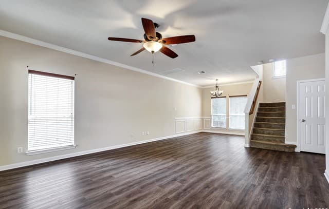 3-bedroom rental at 622 N Horn Run in San Antonio, TX — photo 4
