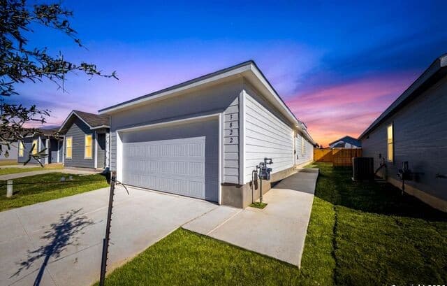 3-bedroom rental at 3822 Glade Creek in San Antonio, TX — photo 2
