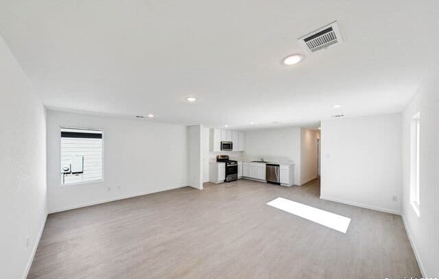 3-bedroom rental at 3822 Glade Creek in San Antonio, TX — photo 3