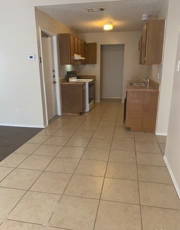 2-bedroom rental at 7322 Brandyridge in San Antonio, TX — photo 5