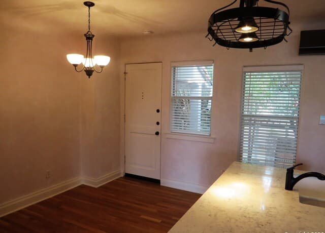 1-bedroom rental at 403 W Elsmere Pl Unit 4 in San Antonio, TX — photo 3