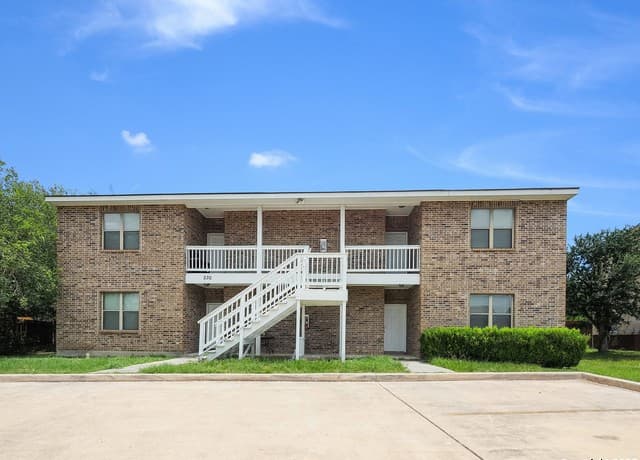2-bedroom rental at 530 Dukeway Unit 3 in Universal City TX