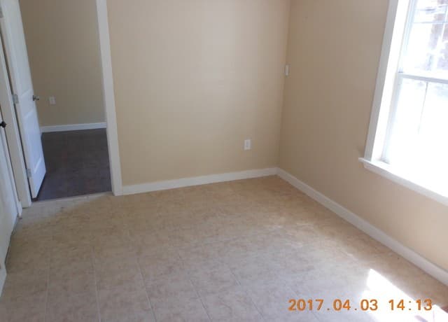 2-bedroom rental at 427 Lively Dr Unit GARAGE APARTMENT in San Antonio, TX — photo 5