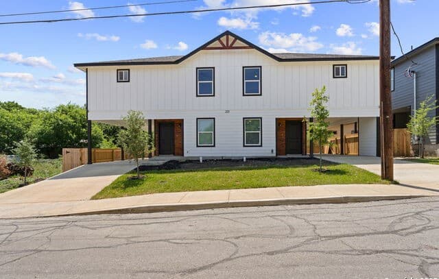 3-bedroom rental at 227 Grimes Unit 202 in San Antonio TX