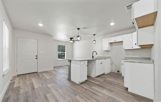3-bedroom rental at 227 Grimes Unit 202 in San Antonio, TX — photo 4