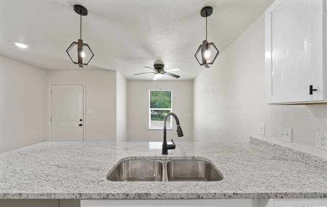 3-bedroom rental at 227 Grimes Unit 202 in San Antonio, TX — photo 5